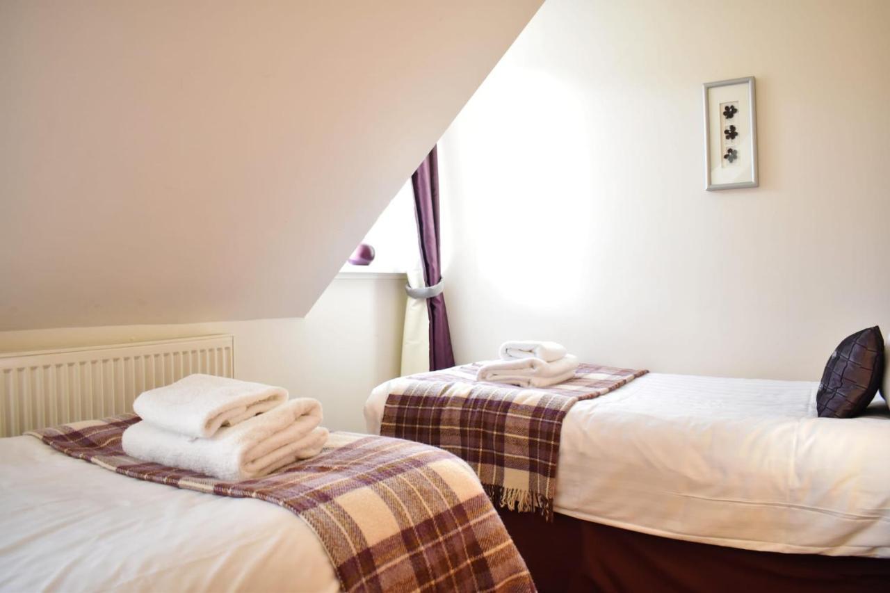 The Ross 2 Bedroom Apartment In Historic Abbey Fort Augustus Esterno foto