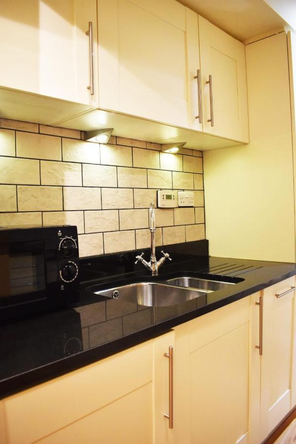The Ross 2 Bedroom Apartment In Historic Abbey Fort Augustus Esterno foto